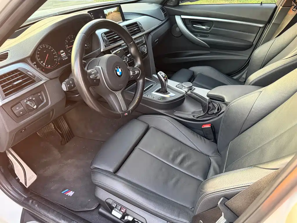 BMW 3 Series 2019 — фото 9
