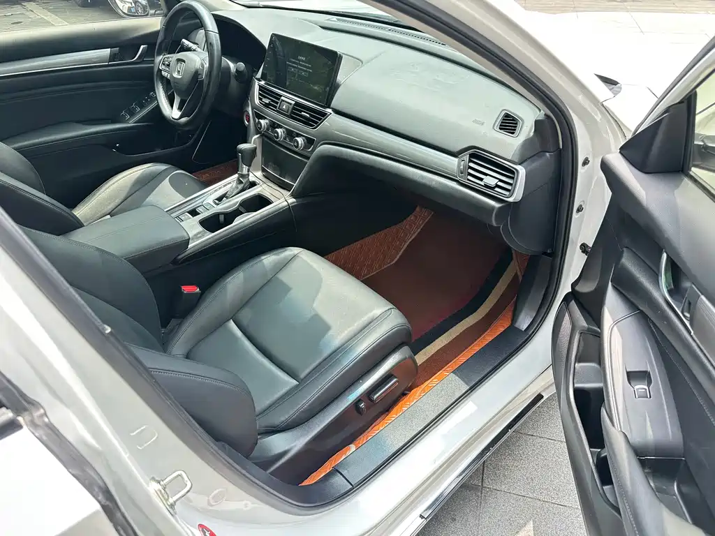 Honda Accord 2022 — фото 13