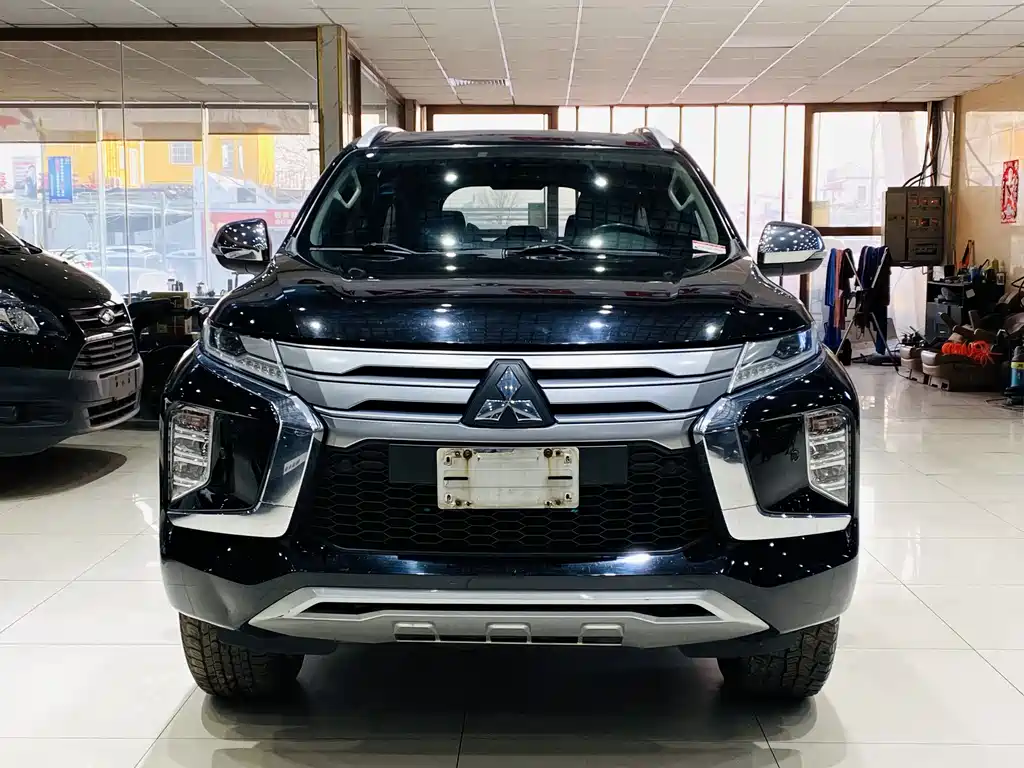 Mitsubishi Pajero Sport 2020 — фото 2