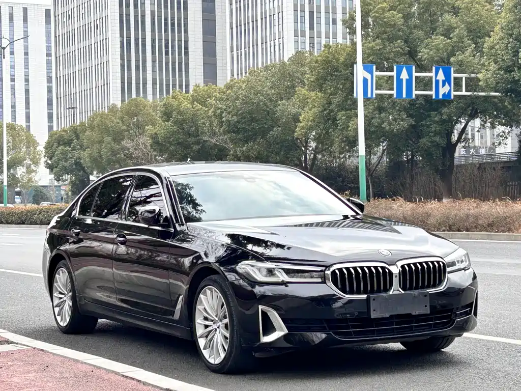 BMW 5 Series 2021 — фото 3