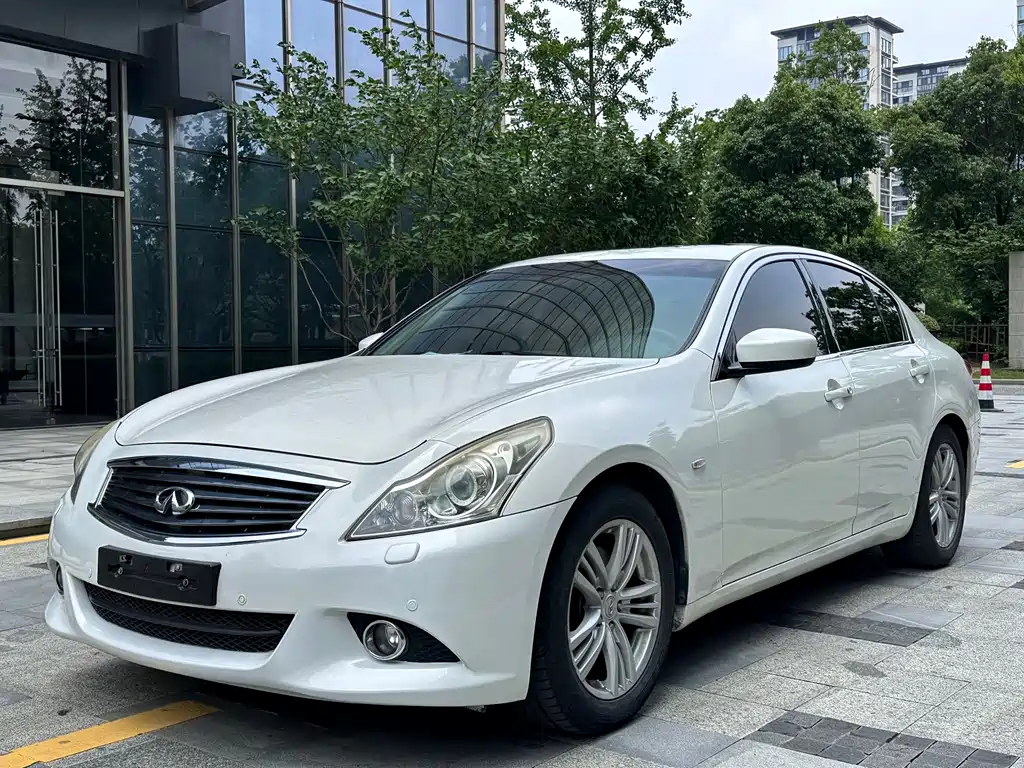 Infiniti G 2013