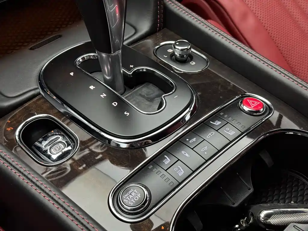 Bentley Continental 2017 — фото 13