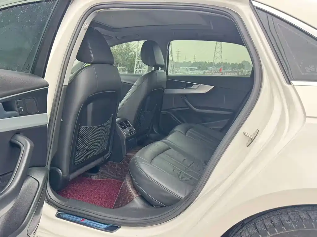 Audi A4L 2019