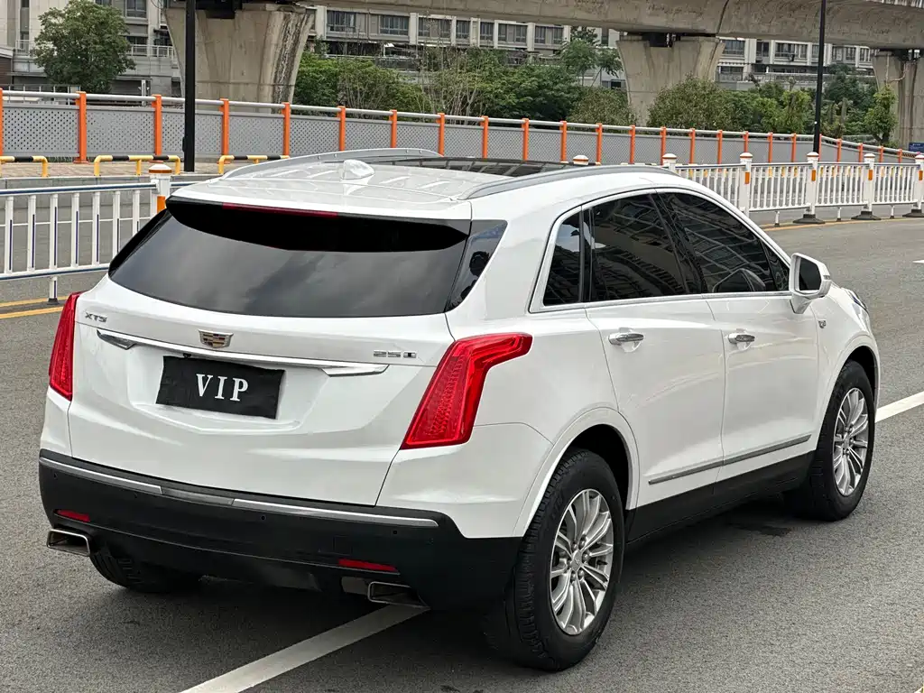 Cadillac XT5 2018 — фото 17