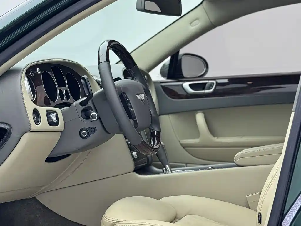 Bentley Flying Spur 2007 — фото 19