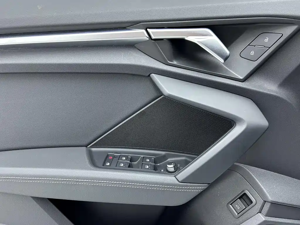 Audi A3 2023 — фото 14