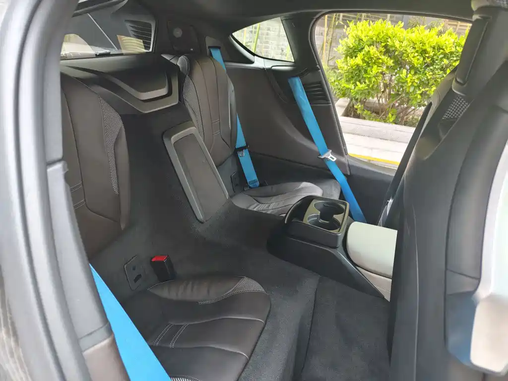 BMW i8 2017 — фото 13