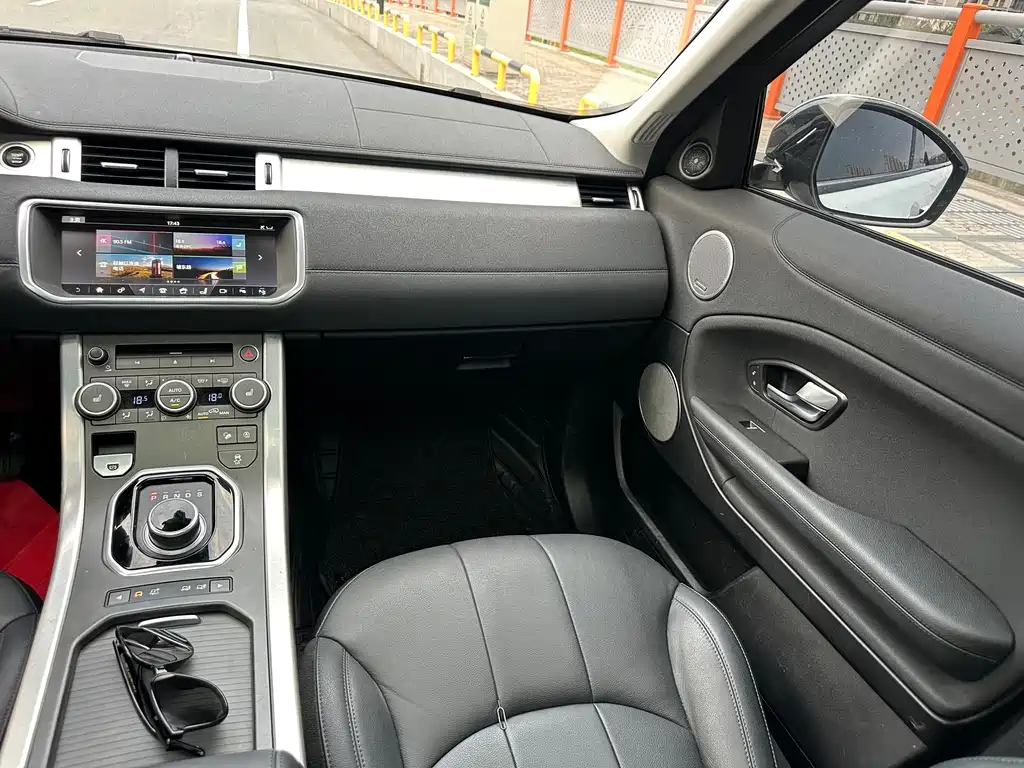 Land Rover Evoque 2018 — фото 10