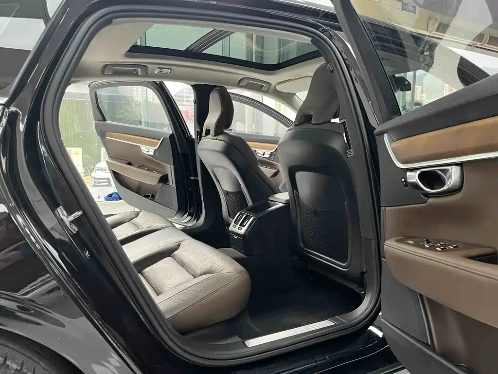 Volvo S90 2020 — фото 13