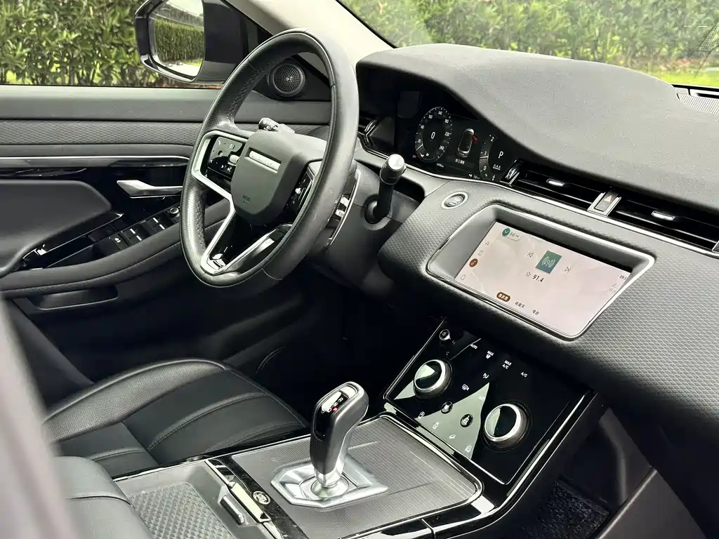 Land Rover Evoque 2023 — фото 8