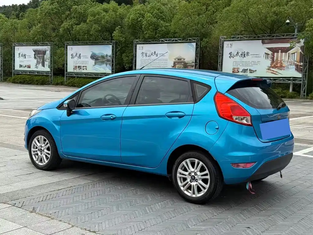 Ford Fiesta 2014 — фото 6