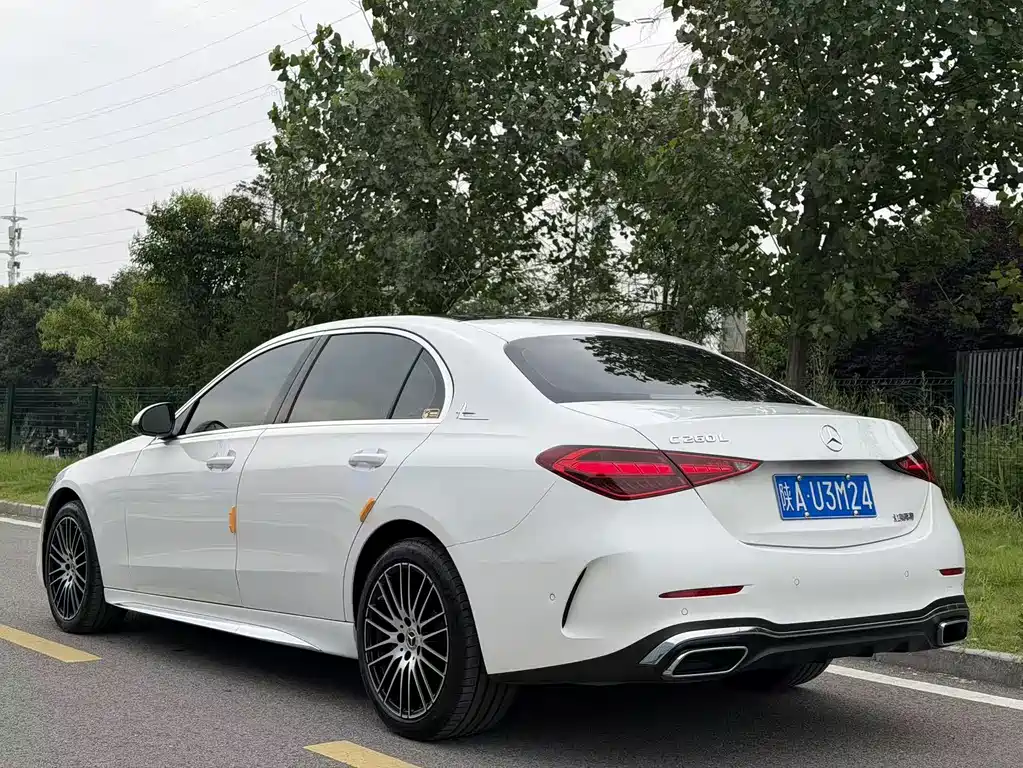 Mercedes-Benz C-Class 2024 — фото 11