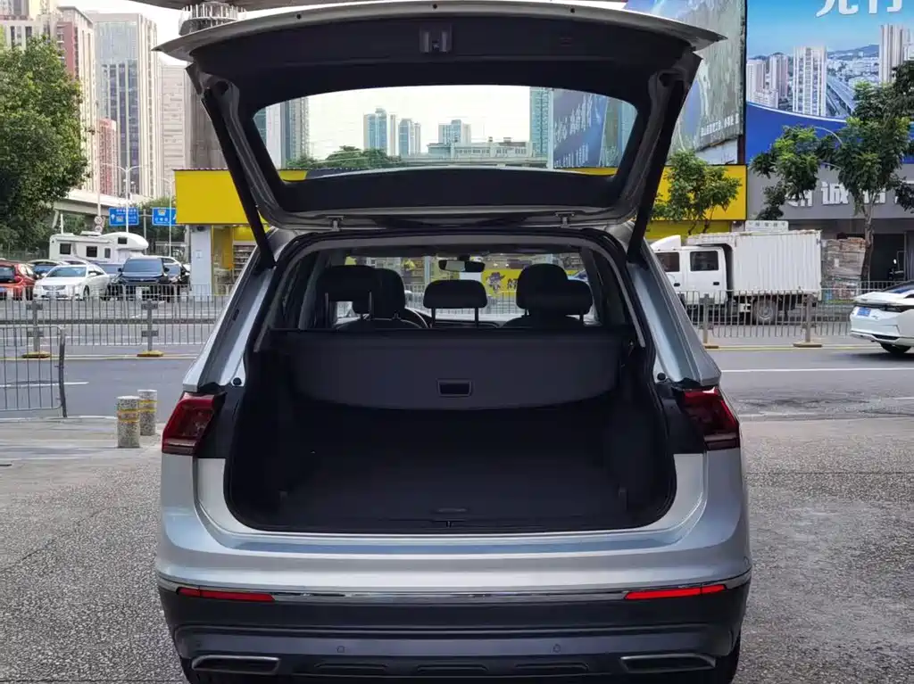 Volkswagen Tiguan L 2017 — фото 7