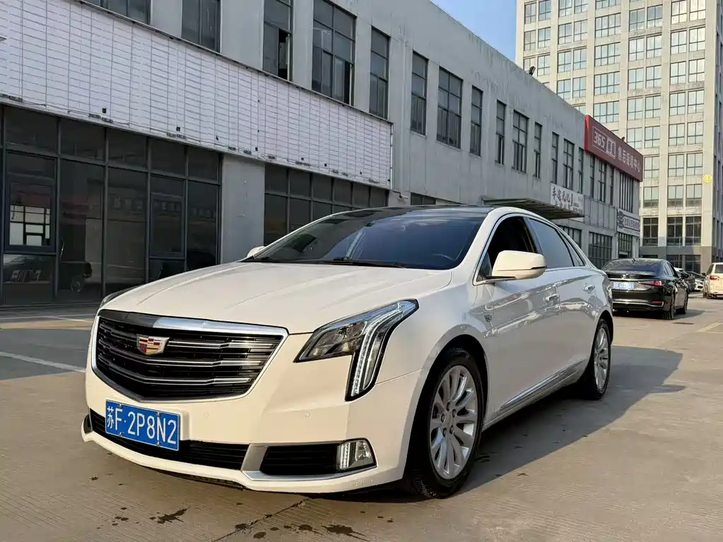 Cadillac XTS 2018 — фото 1