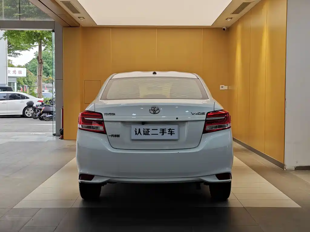 Toyota Vios 2017 — фото 27