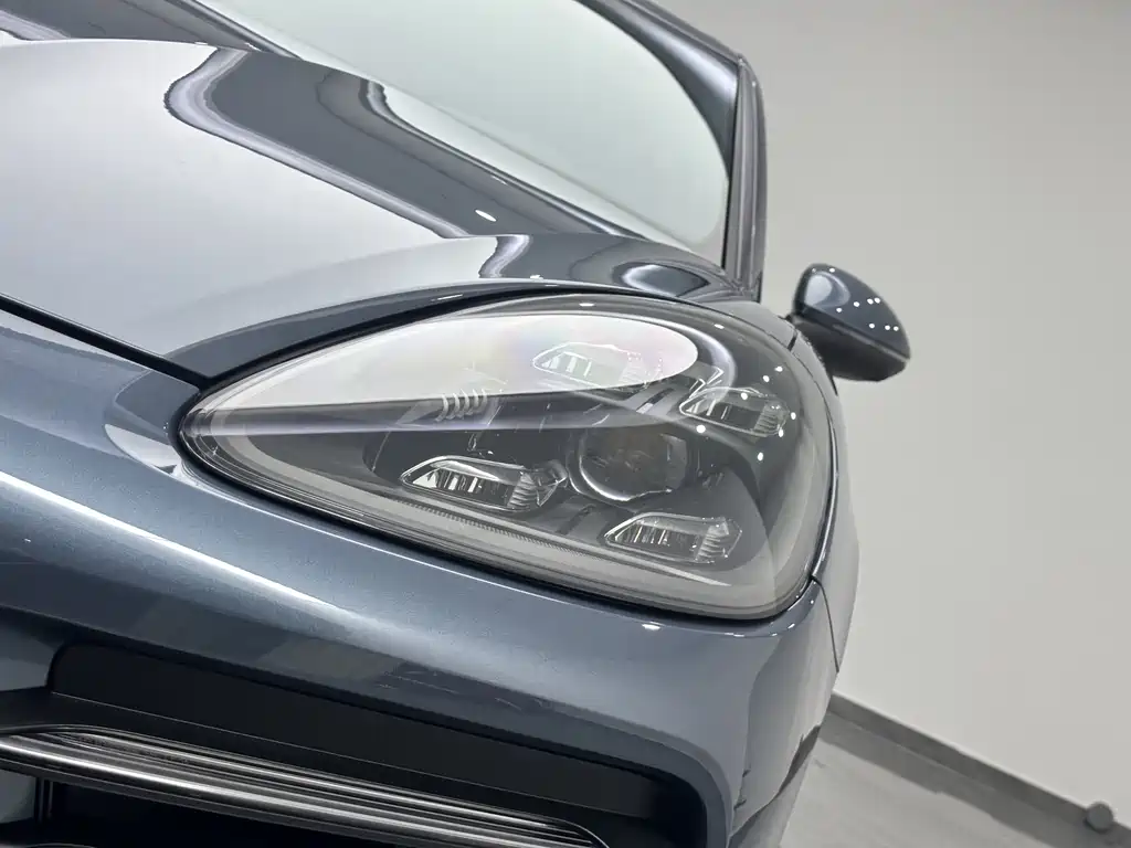 Porsche Cayenne 2019 — фото 19