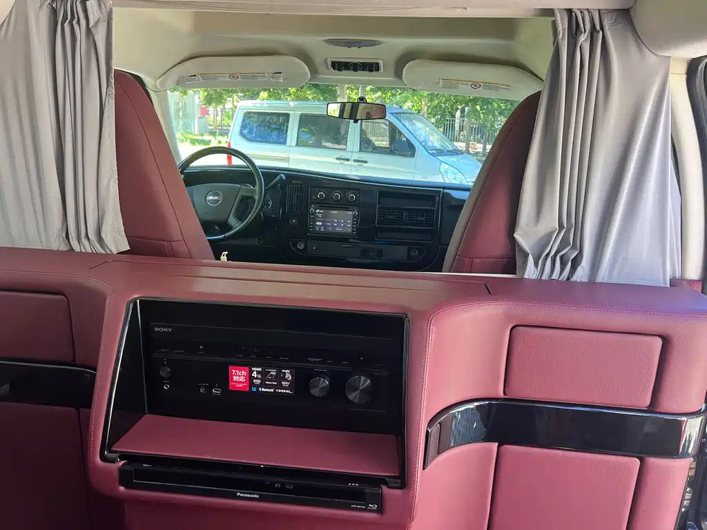 GMC Savana 2014 — фото 9