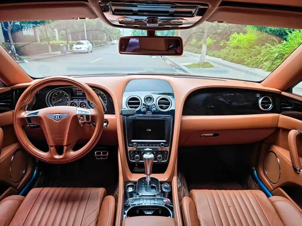 Bentley Flying Spur 2017 — фото 8