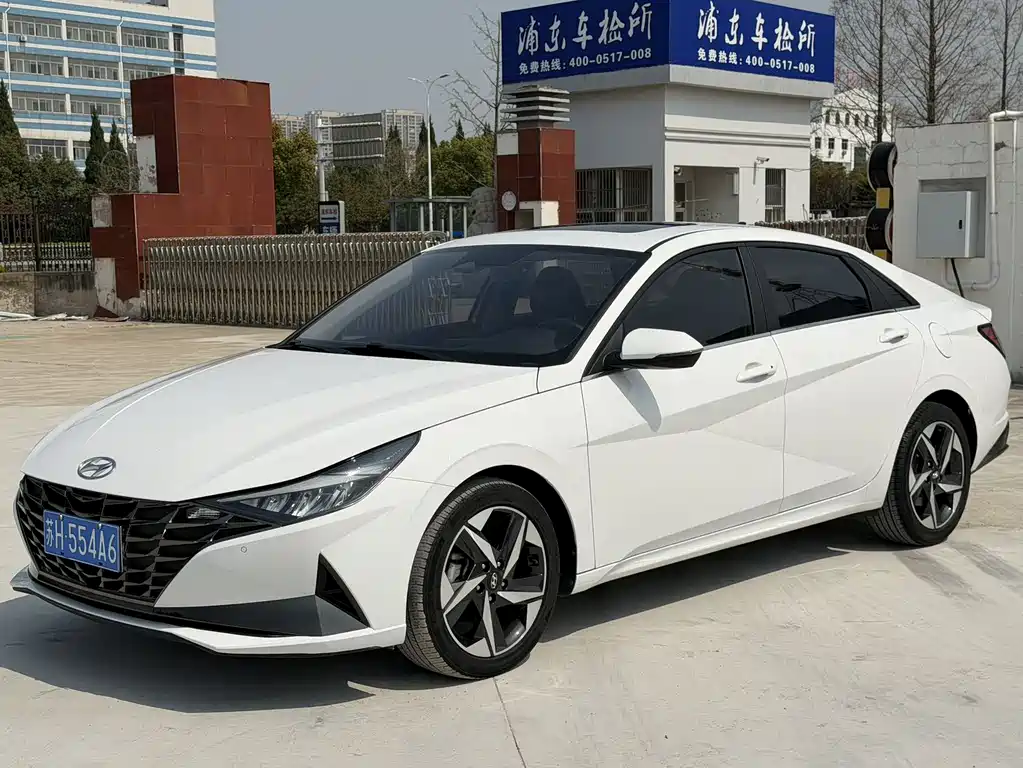 Hyundai Elantra 2021 — фото 1