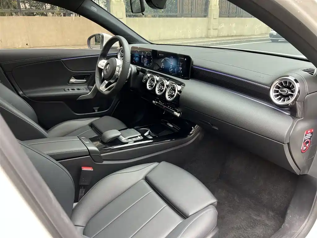 Mercedes-Benz A-Class 2022 — фото 9