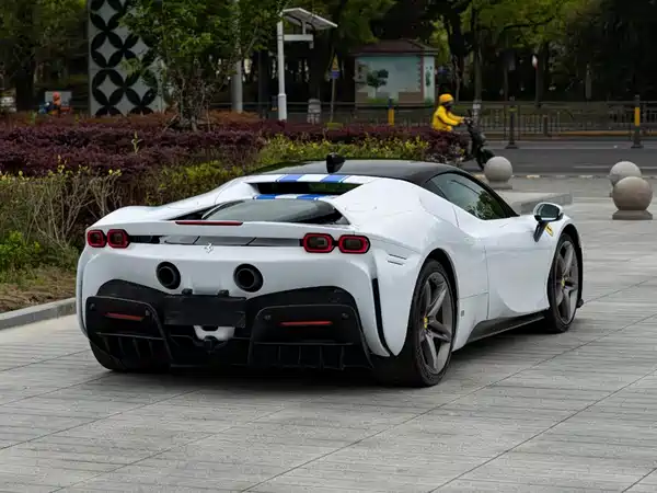 Ferrari SF90 2020