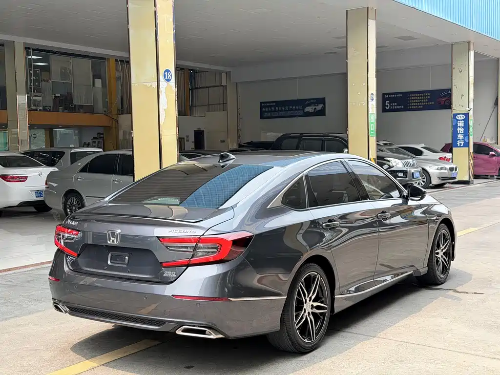 Honda Accord 2023 — фото 12