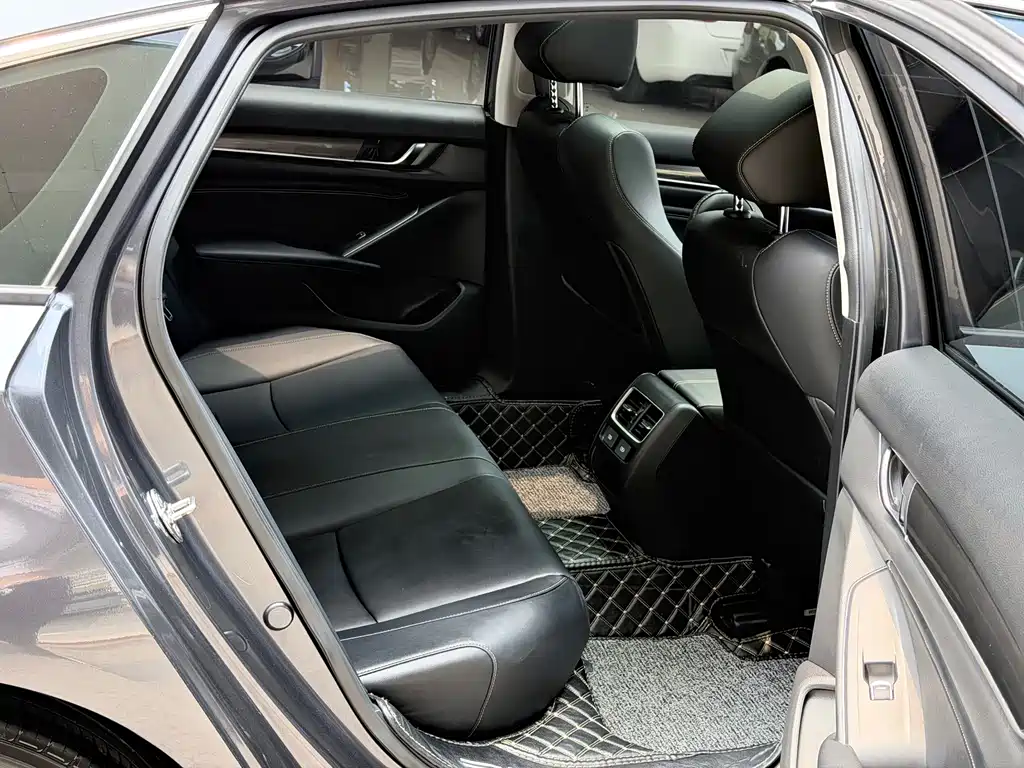 Honda Accord 2023 — фото 11