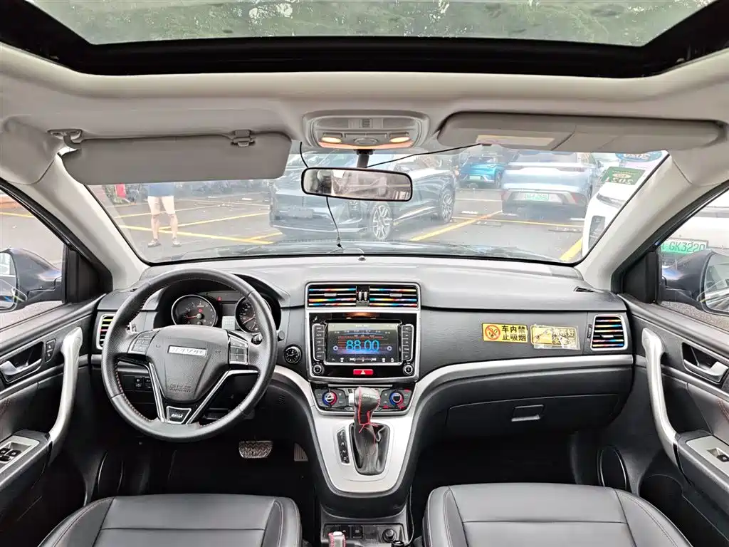 Haval M6 2019 — фото 19