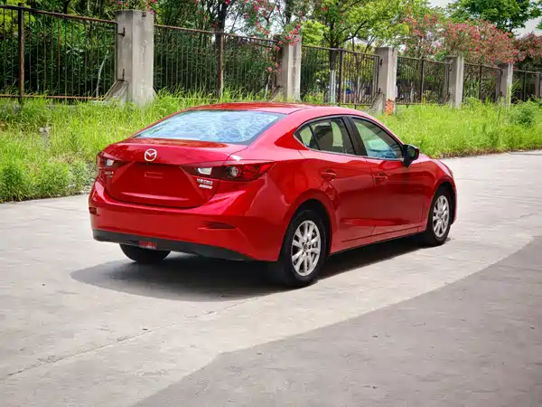 Mazda 3 Axela 2016