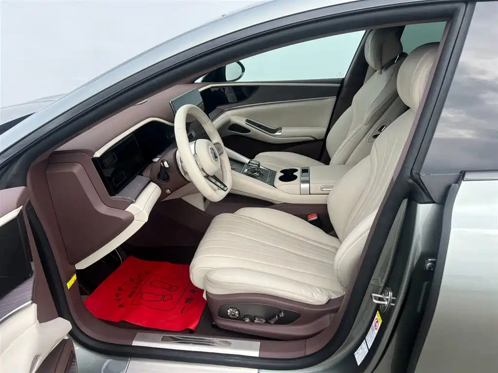 Denza Z9GT 2024
