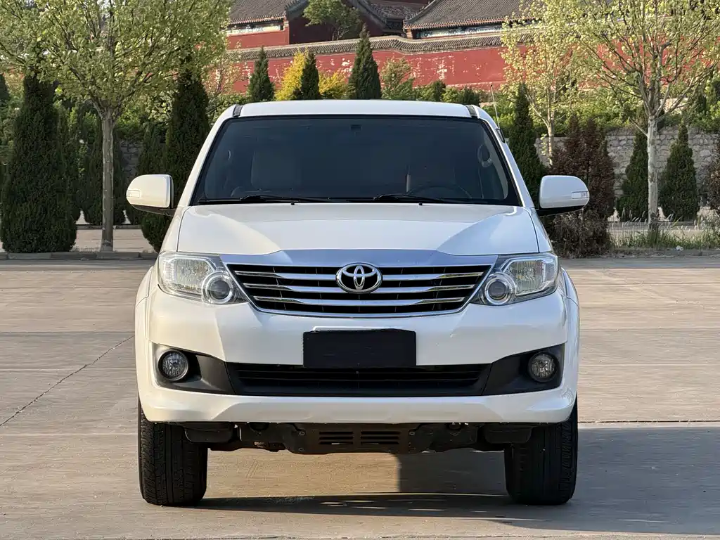 Toyota Fortuner 2016 — фото 2
