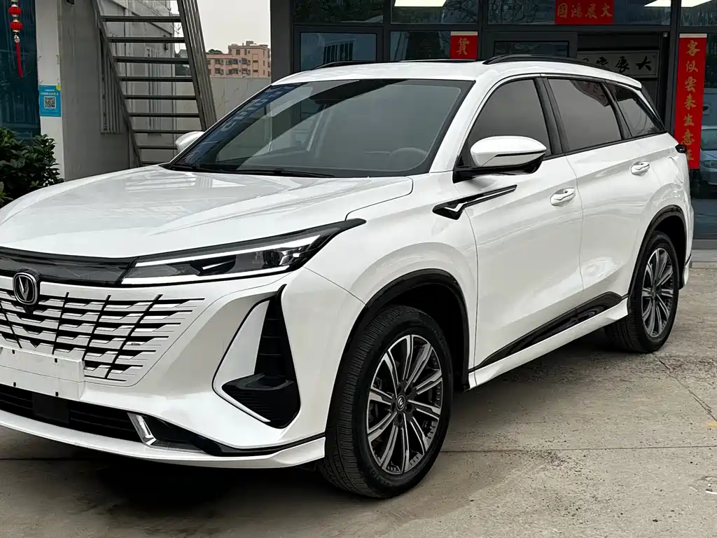 Changan CS75 PLUS 2023 — фото 1
