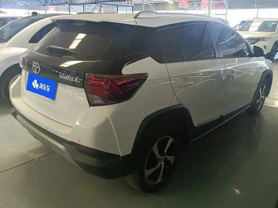 Toyota Yaris L 2021 — фото 3