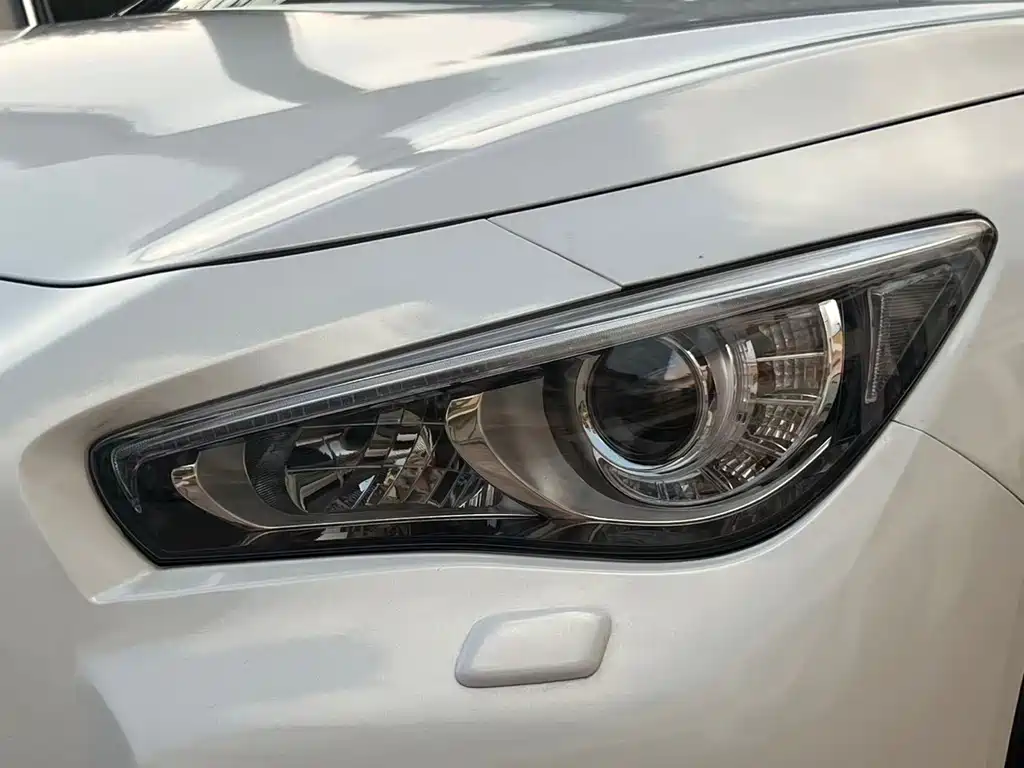 Infiniti Q50L 2015 — фото 10