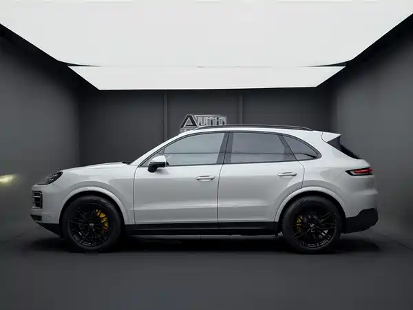 Porsche Cayenne 2025