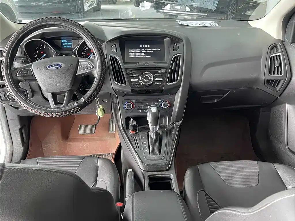 Ford Focus 2017 — фото 13