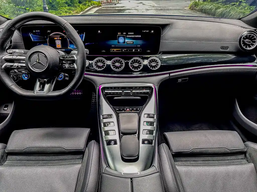 Mercedes-Benz AMG GT 2024 — фото 8