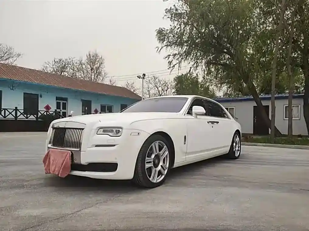 Rolls-Royce Ghost 2014 — фото 1