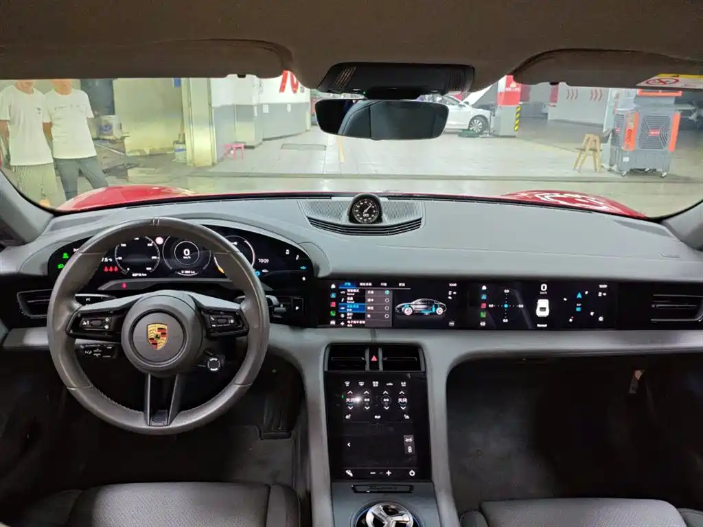 Porsche Taycan 2022