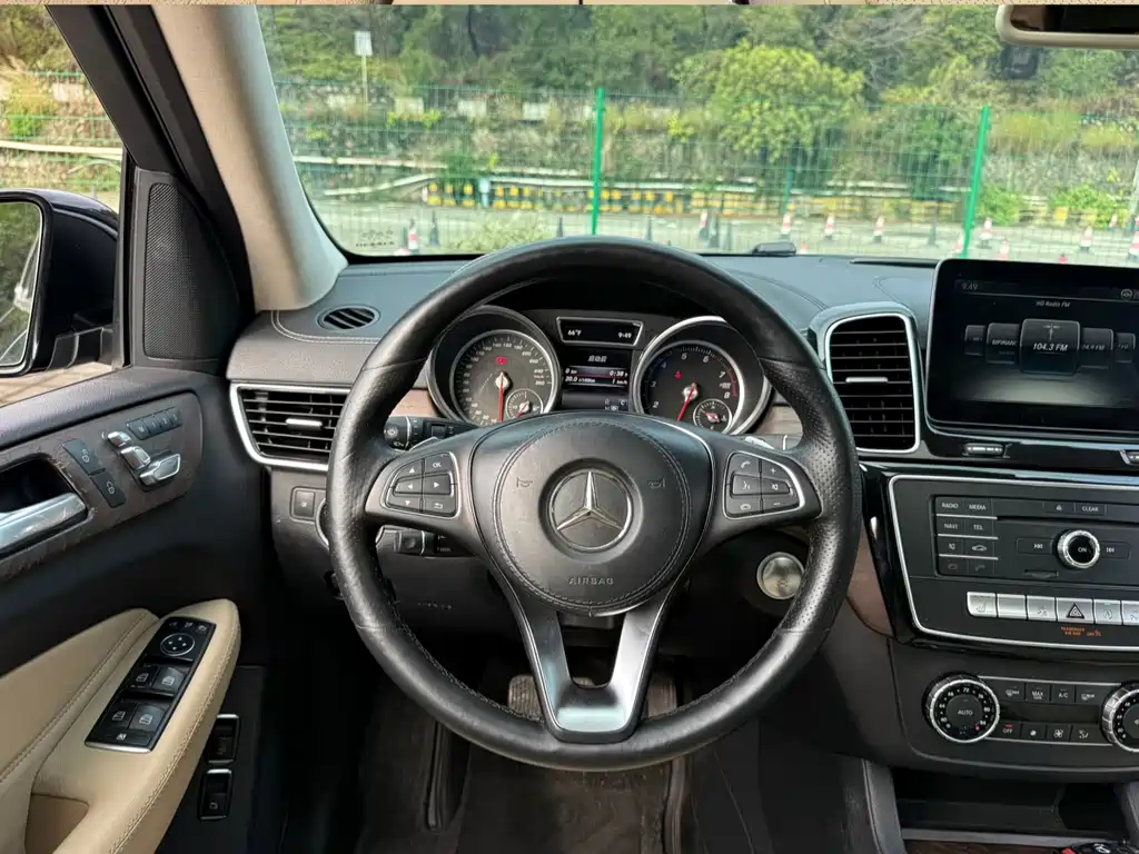 Mercedes-Benz GLS 2018 — фото 9