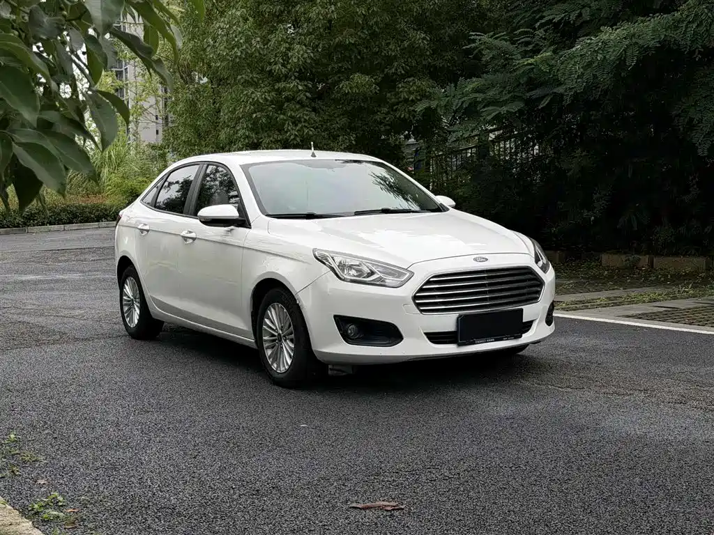 Ford Escort 2015