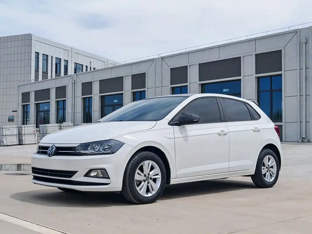 Volkswagen Polo 2022 — фото 1
