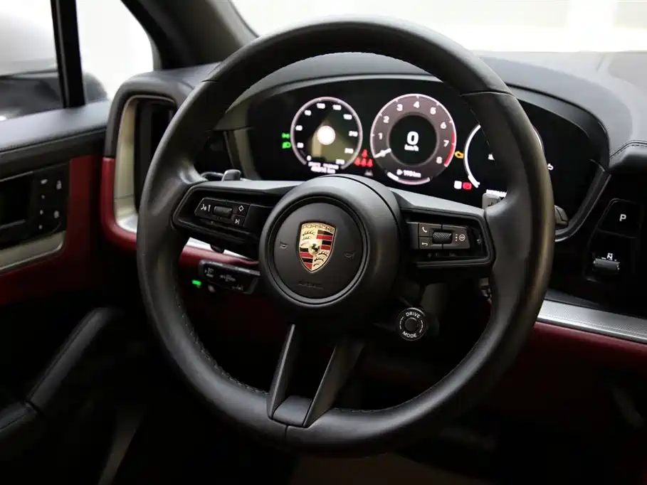 Porsche Cayenne 2023 — фото 10