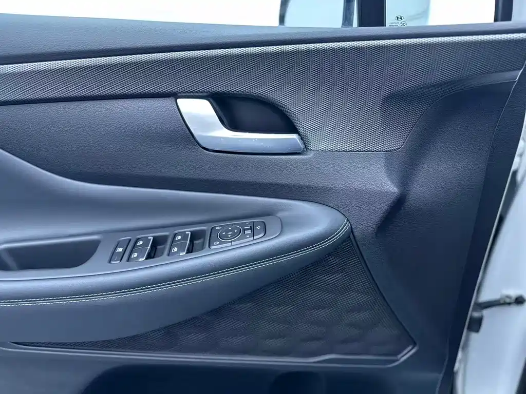 Hyundai Santa Fe 2023 — фото 13