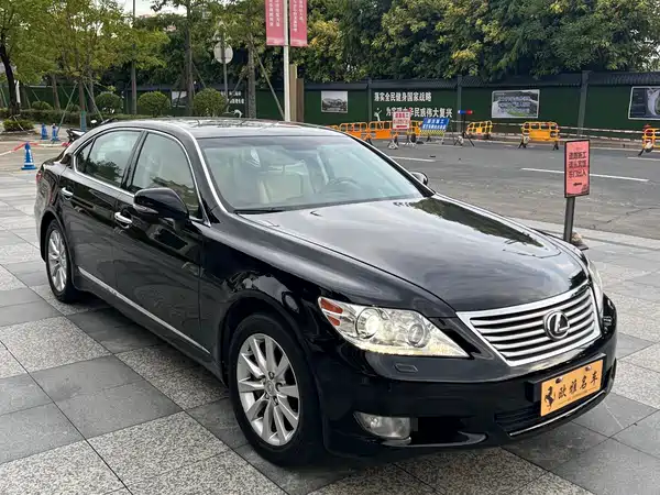 Lexus LS 2010