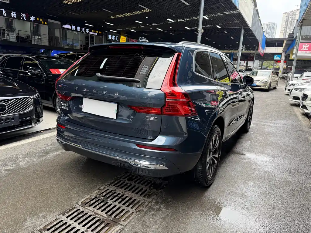 Volvo XC60 2022 — фото 3