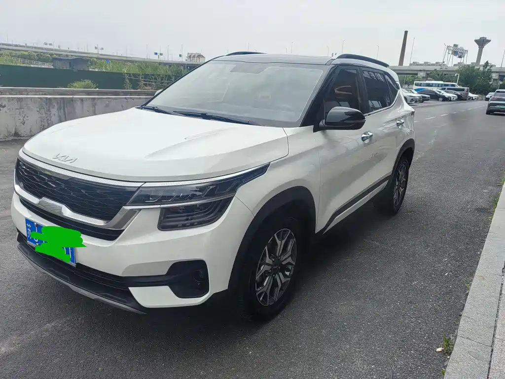 Kia KX3 2021 — фото 1