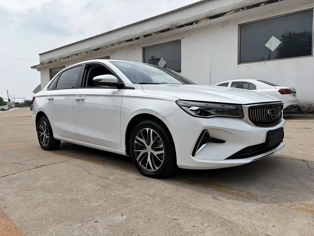Geely Emgrand 2023