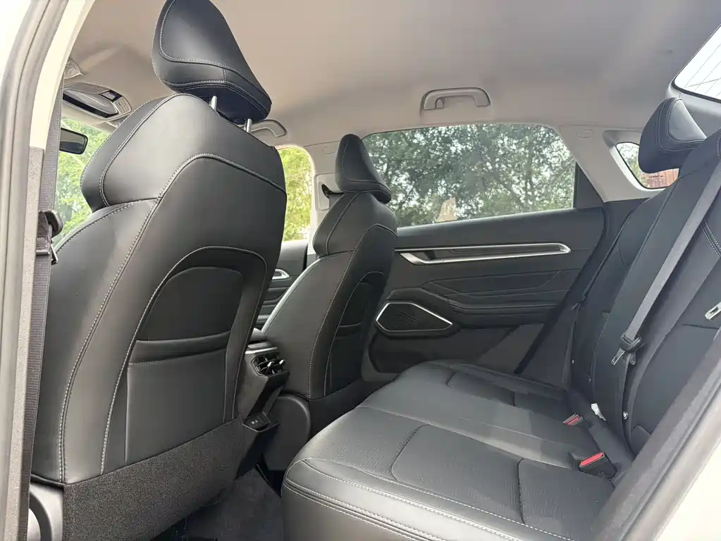 Geely Emgrand 2023 — фото 10