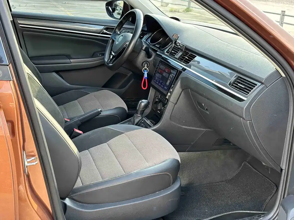 Volkswagen C-Trek 2019
